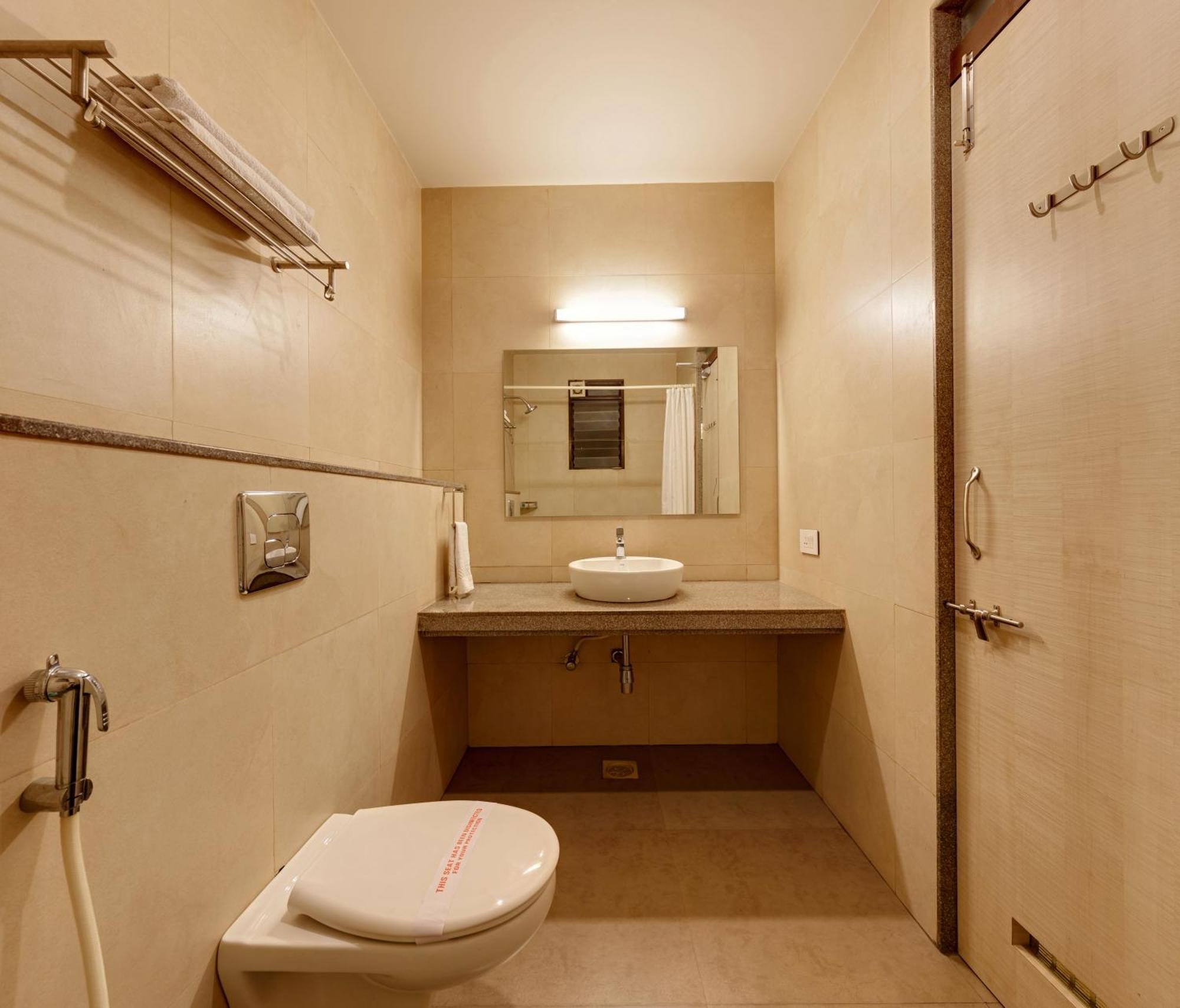 Hotel Classic Mid Town, Kolhapur Extérieur photo