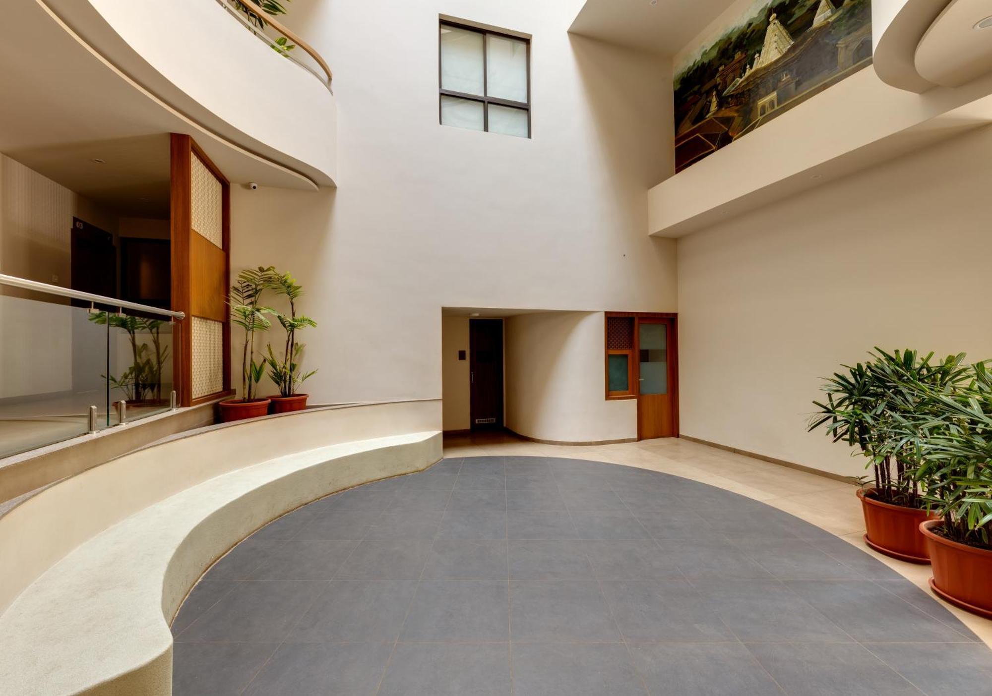 Hotel Classic Mid Town, Kolhapur Extérieur photo