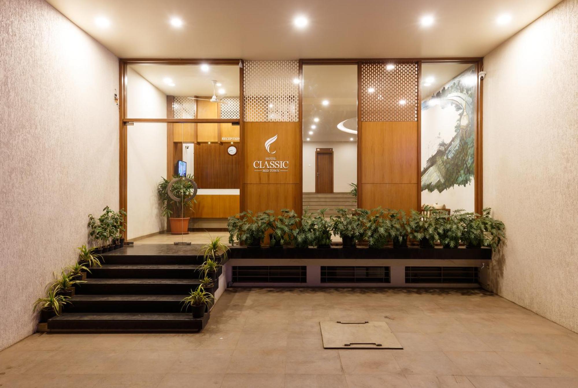 Hotel Classic Mid Town, Kolhapur Extérieur photo